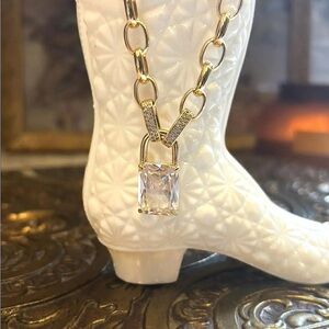 April 2025 lock necklace “Trend Maker” Bomb Party